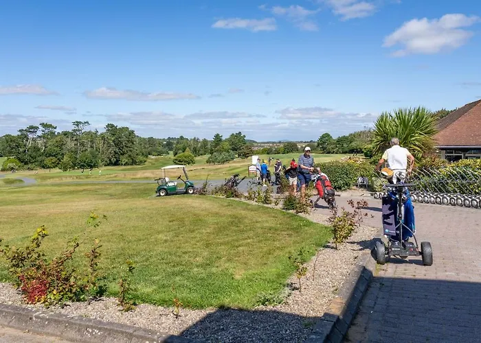 Burrows Lodge, The Dunes 3 *